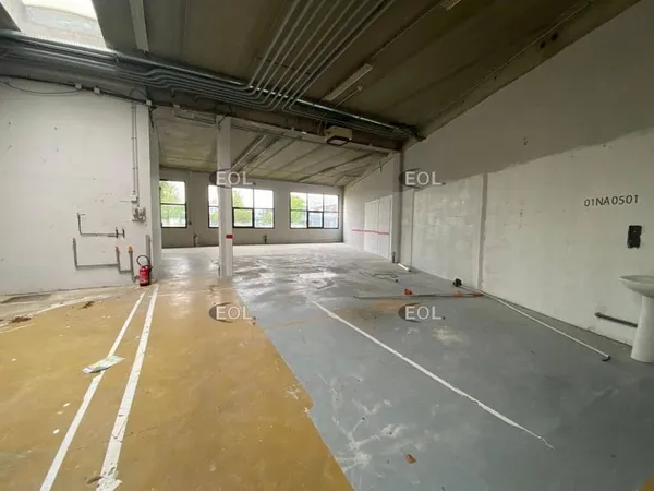 Local d'activité 416 m²
