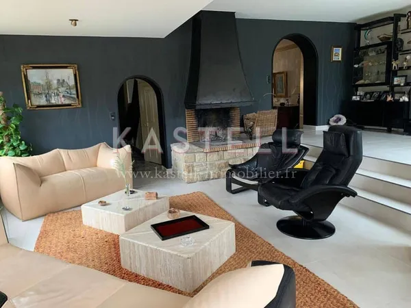 Maison 6 pièces 206 m²