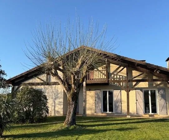 Maison au coeur de la brede