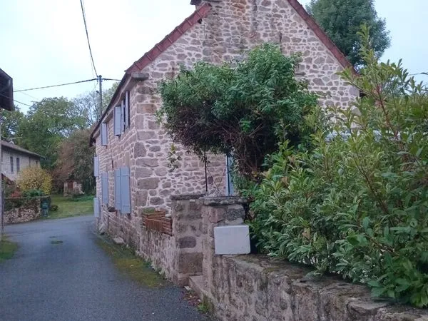 Maison au calme - 3 chambres, 3 salles de bain, cour sans vis à vis