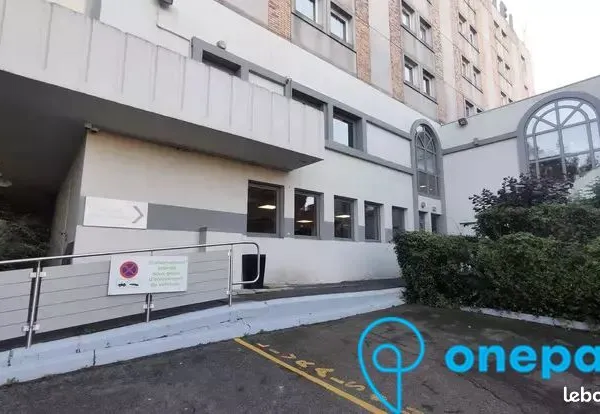 Parking/box 12 m² VILLEJUIF