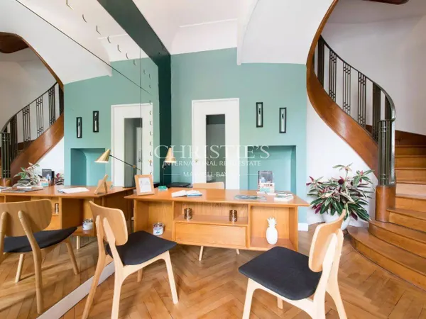 Villa 14 pièces 323 m²