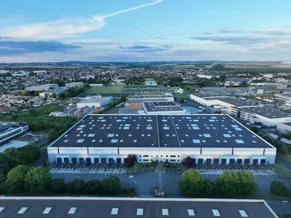 Local d’activité et entrepôt Location Goussainville   1833€