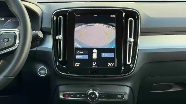 Volvo Xc40 t4 recharge 129+82 ch dct7 — photo 17