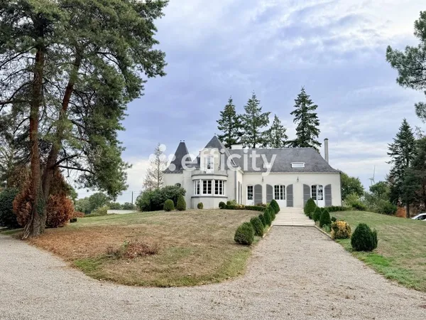 Maison 8 pièces 240 m²