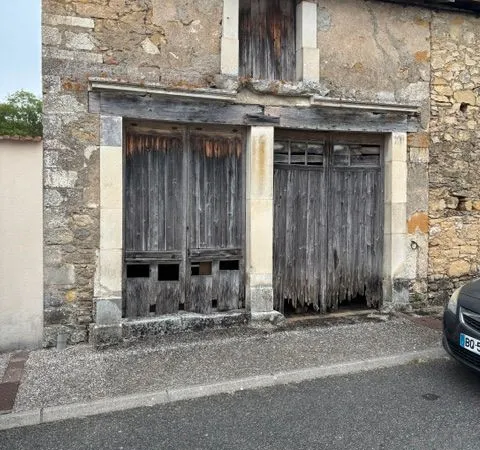 Ancienne épicerie en pierre