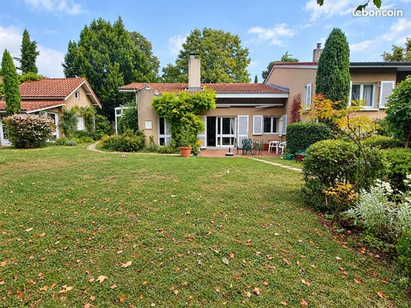 Propriété 7 pièces 187 m²