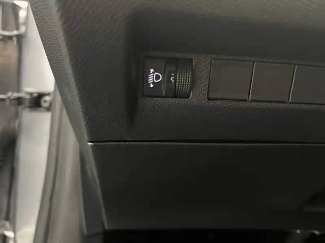 Peugeot 208 hybrid 110 e-dcs6 — photo 101