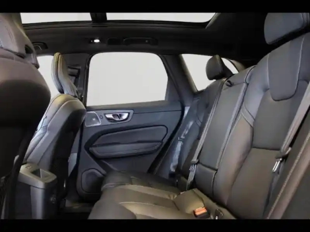 Volvo Xc60 t6 hybride rechargeable 253 + 145ch black edition geartronic 8 awd — photo 38