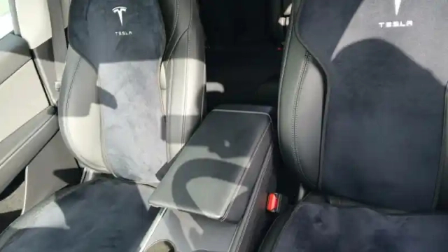 Tesla Model Y standard rwd — photo 32