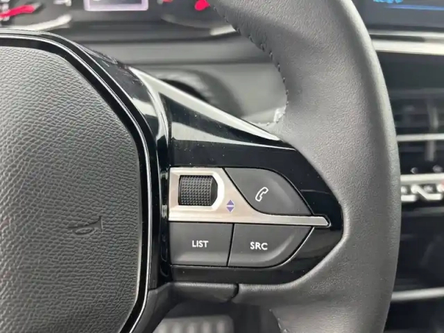 Peugeot 208 puretech 75 s&amp;s bvm5 — photo 19