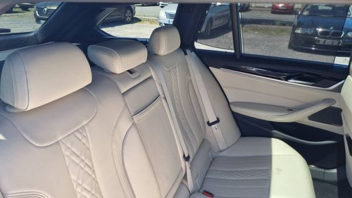 BMW Serie 5 Touring xDrive 520d 190 Steptronic8 - Luxury Line – 2018 – 104900 km – Diesel – Boîte Automatique — photo 42