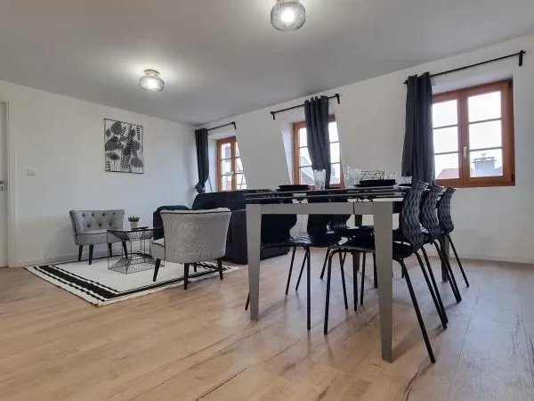 BEL IMMEUBLE DE CARACTERE 6 LOGEMENTS A STE-EN-PLAINE