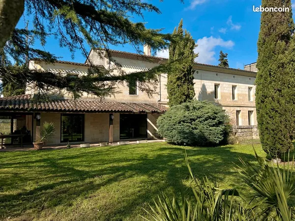 Maison 12 pièces 422 m²