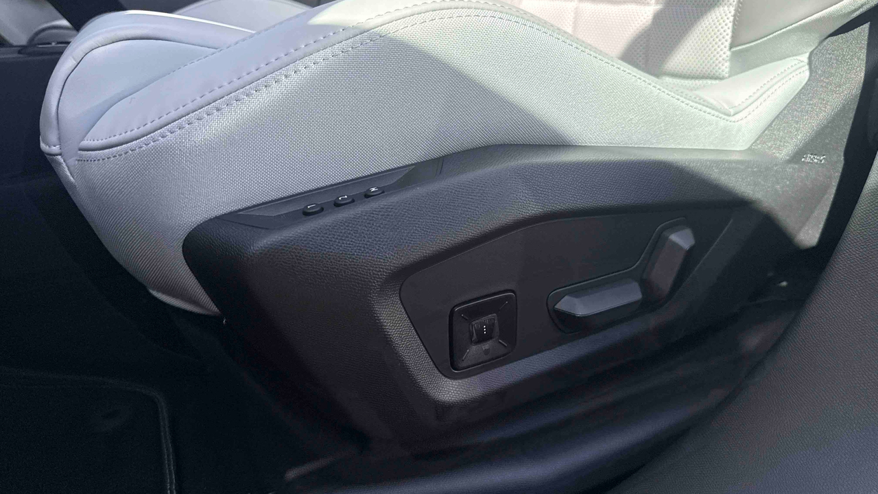 Citroen C5 Aircross Hybride 145 e-DCS6 — photo 26