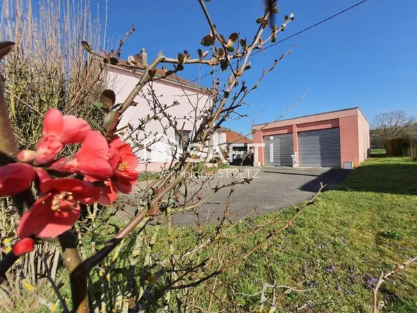 Maisons rénovées avec un bâtiment à CARSPACH