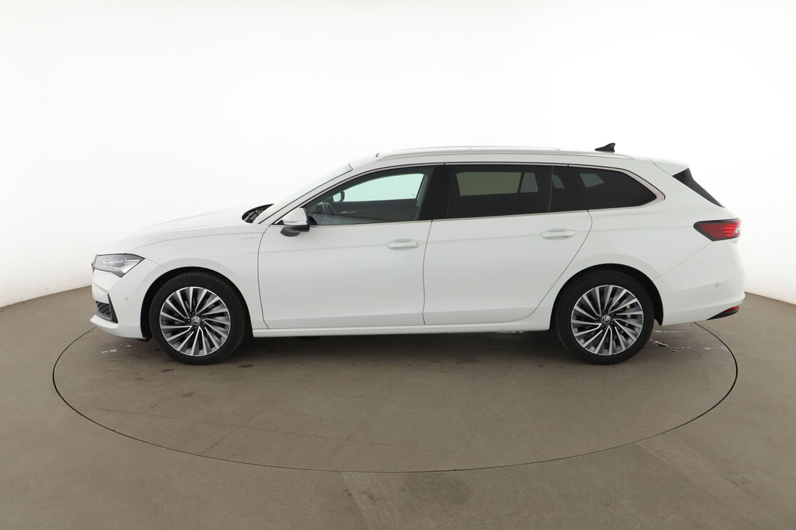 Skoda Superb Combi 1.5 TSI MHEV ACT Laurin & Klement DSG7 — photo 2