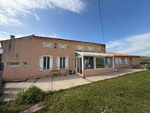 Maison aux portes de Blaye