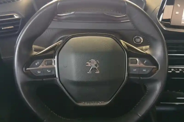 Peugeot 208 puretech 100 s&amp;s bvm6 — photo 19