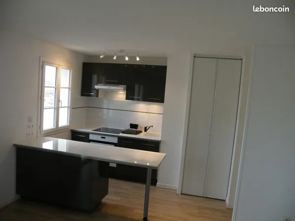 Appartement T2 45m2 avec balcon et parking - Cognac