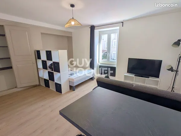 Studio 1 pièce 27 m²