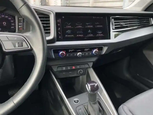 Audi A1 25 tfsi 95 ch s tronic 7 design — photo 10