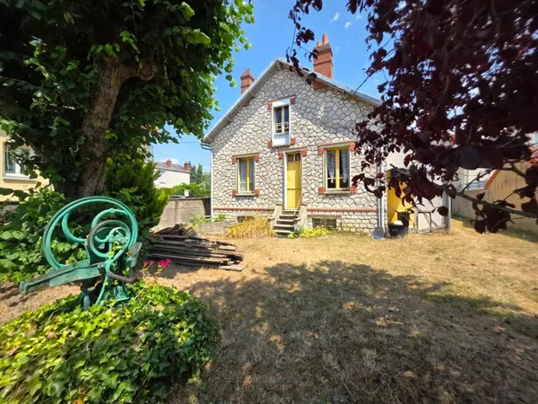 Jolie meulière des années 30 à rénover - Amilly