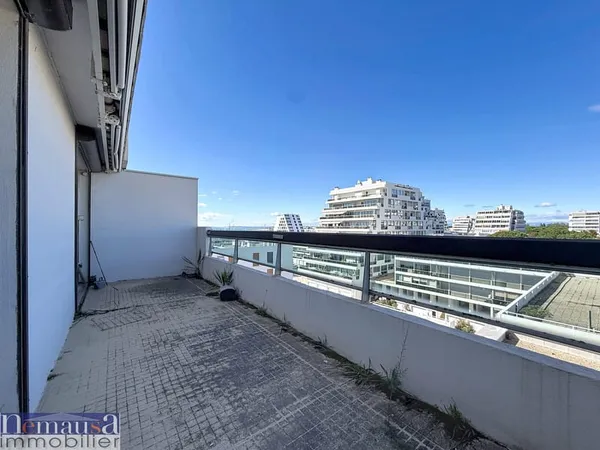 LA GRANDE-MOTTE T2 AVEC TERRASSE DE 15 M2 ET APERÇU MER