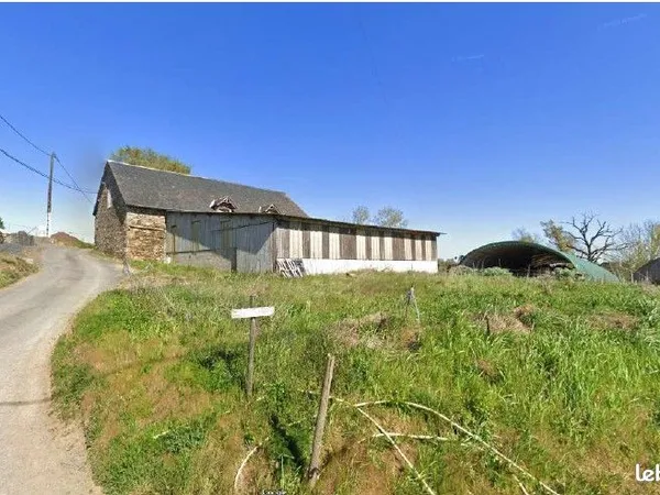 Grange à rénover + 7 hectares de terrain