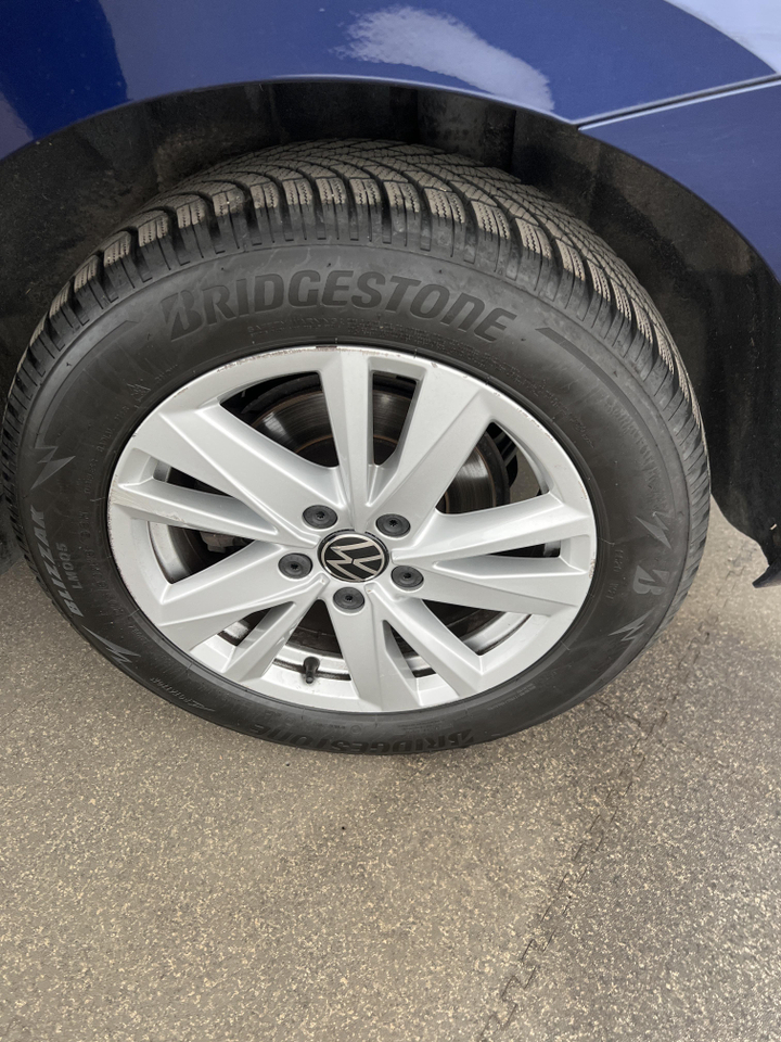 Volkswagen Touran — photo 45
