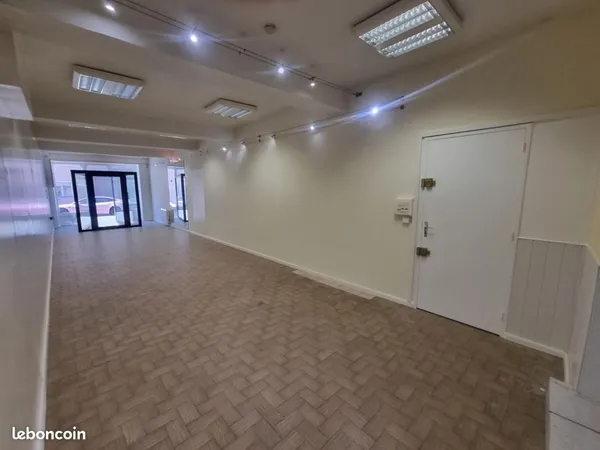 Local commercial 80 m²