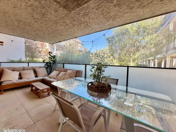 Appartement T2 à vendre à Pignan- Rez-de-jardin avec magnifique terrasse couverte dans une résidence
