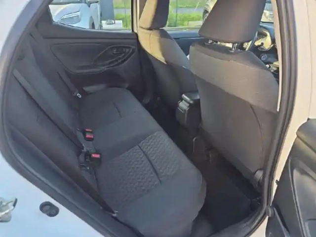 Toyota Yaris 116h dynamic 5p my22 — photo 14