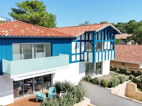 Appartement au 1er et dernier etage de type 3 pièces de 74.91 m2 avec terrasse de 7.50 m2 + 2 parkin