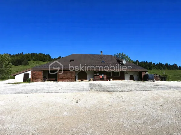 Maison 8 pièces 303 m²
