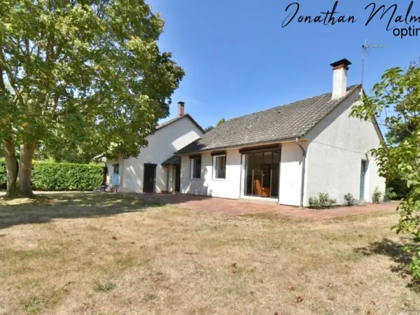 Maison familiale + terrain à bâtir - Environ 2 600 m² - Proche Le Neubourg