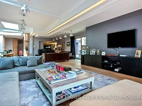Maison 7 pièces 400 m²