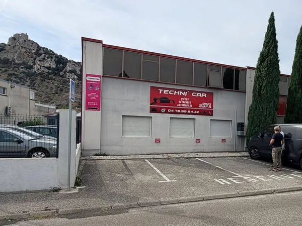 Local 2 pièces 60 m²