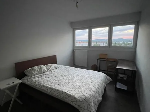 Chambre dans grand appartement
