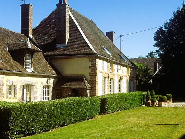 Vends maison 300m² pleine de charme avec piscine