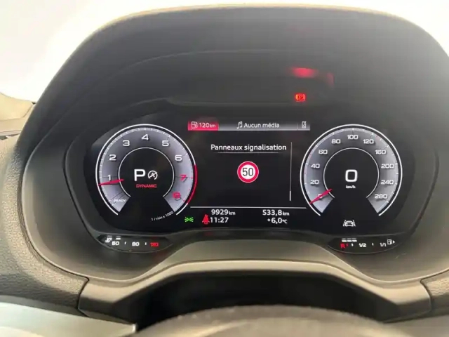 Audi Q2 35 tfsi 150 s tronic 7 — photo 14