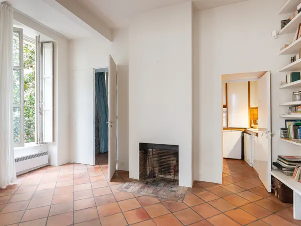 Paris 6ème, rue Cassette, un lieu de charme aux volumes exceptionnels