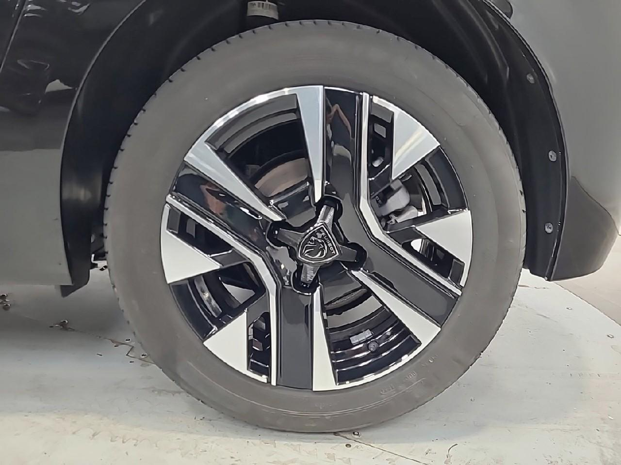 Peugeot 208 hybrid 100 e-dcs6 allure — photo 16