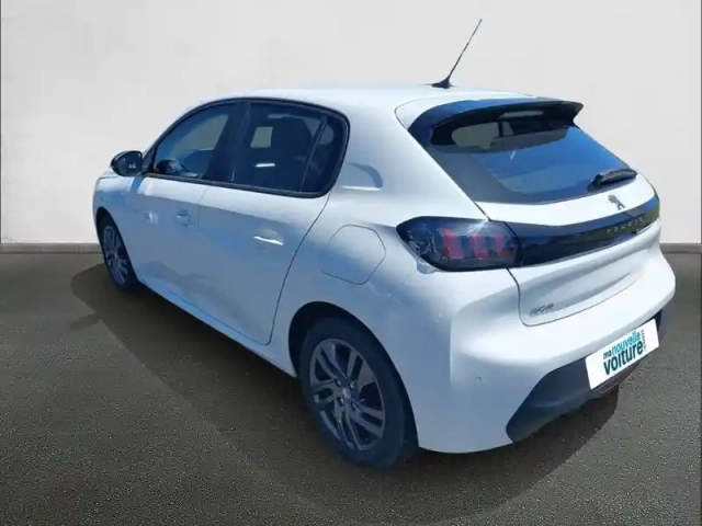 Peugeot 208 puretech 100 s&amp;s bvm6 — photo 11