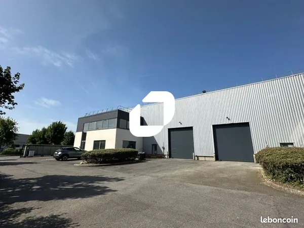 Local d'activité 1 414 m²