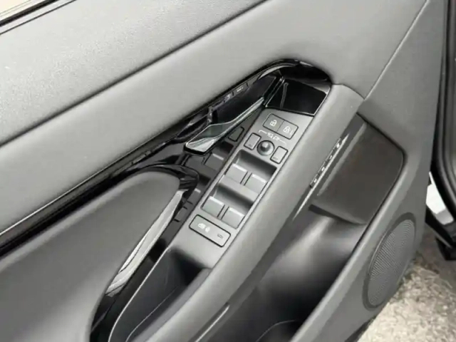 Land Rover Range Rover evoque 1.5 p270e phev 269ch dynamic se — photo 11