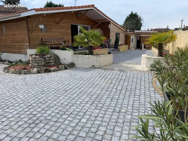 GARAGE AMÉNAGÉ AVEC CONFORT D'HABITATION - 62 m² + 400 m² DE TERRAIN - AIRE-SUR-L'ADOUR