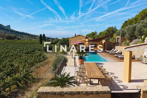 Propriété 6 pièces 216 m²