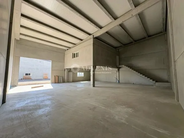 Local 283 m²