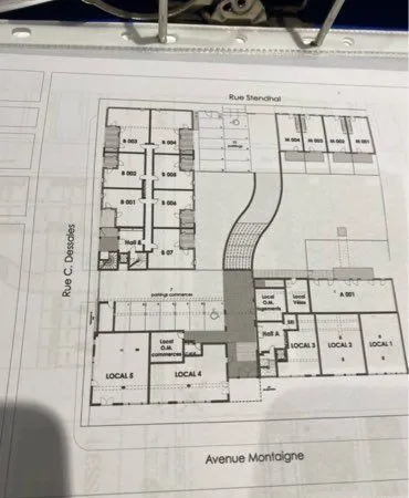 Loue local commercial 100 m2
